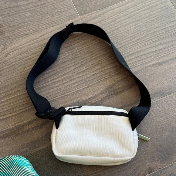 Stylish Cream Waist Bag - Picture 2 of 2